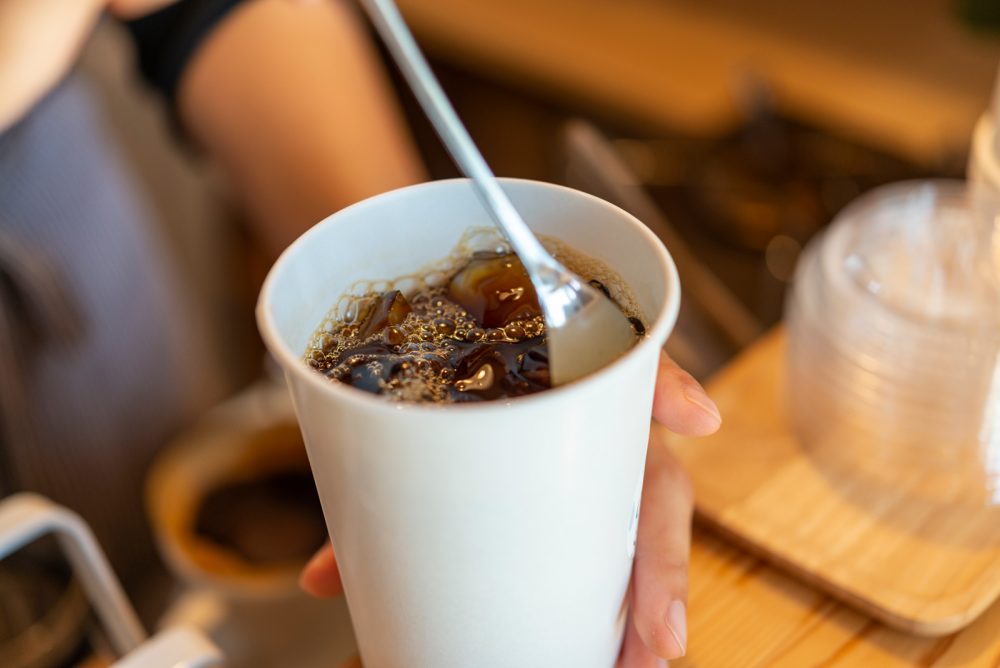 アイスコーヒーもていねいに淹れます