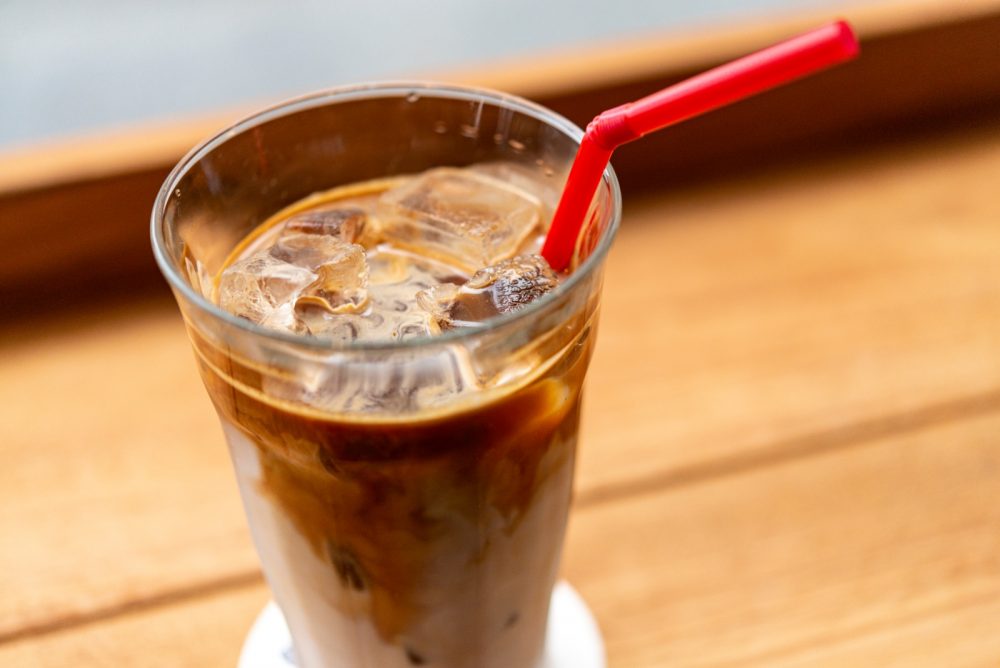 暑い日はアイスカフェオレも人気