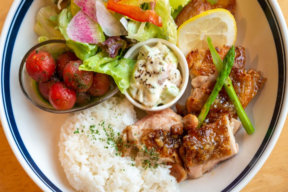 月で内容も替わる「プレートランチ」