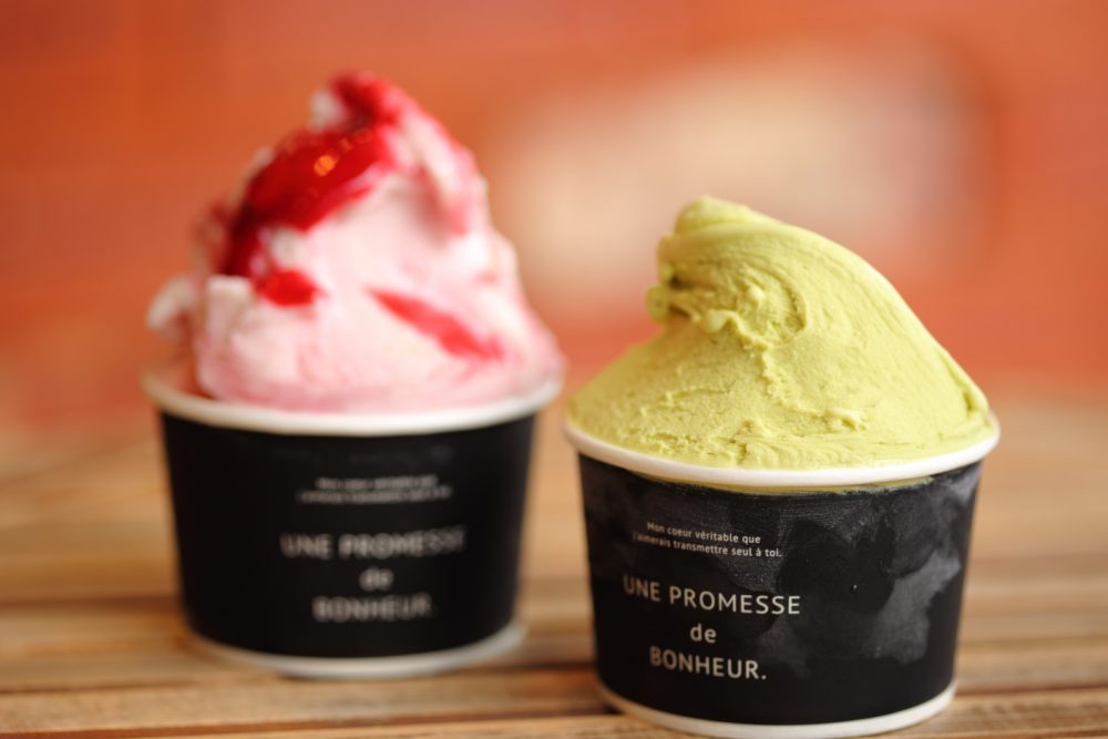 右はピスタチオ