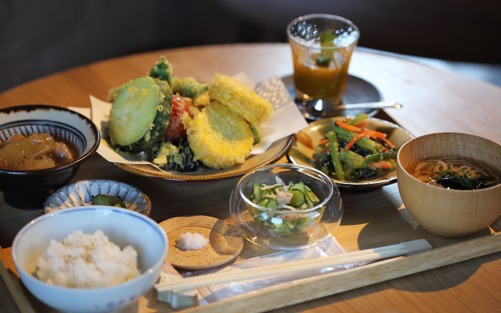 その日採れたものや旬のものを使った「こころ」も大満足お昼ごはん