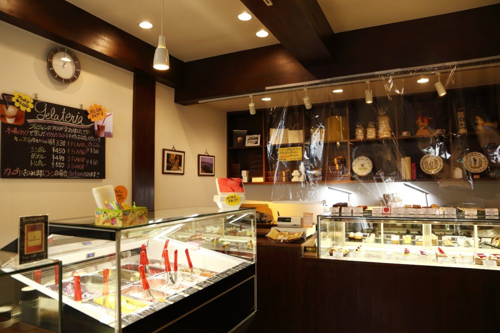 落ち着いた雰囲気の店内