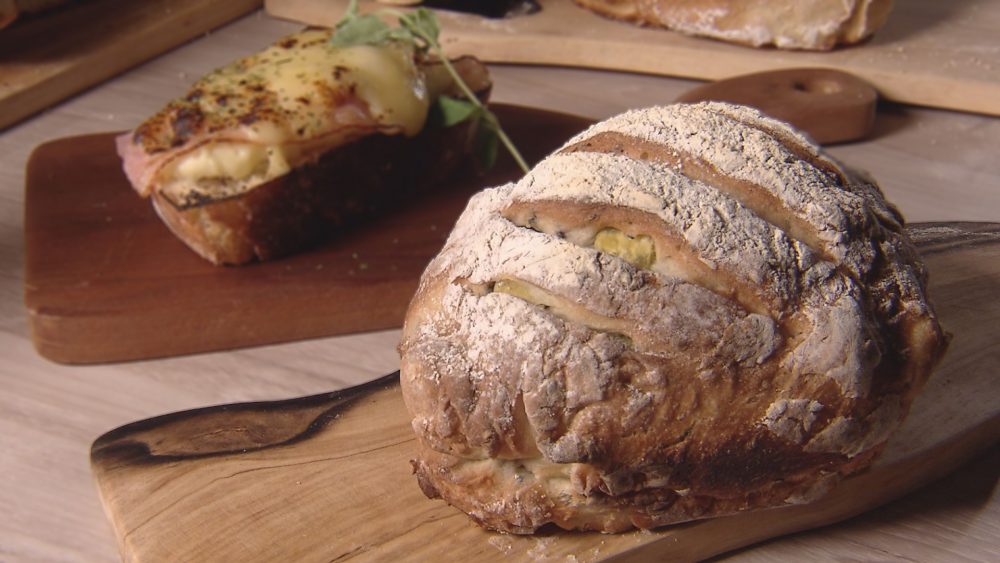 ごまとさつま芋の田舎パン
