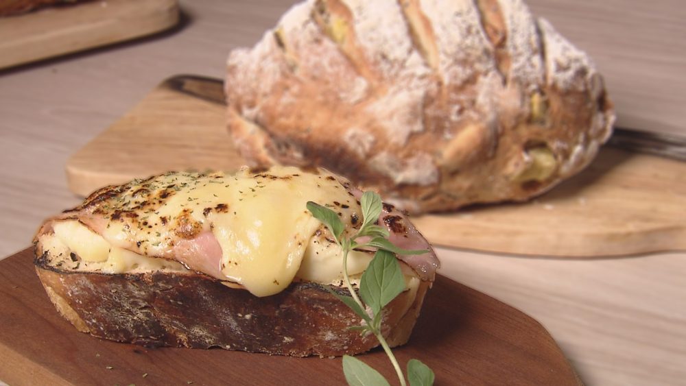 手ごねで丁寧につくられたパンでハッピィな一日に