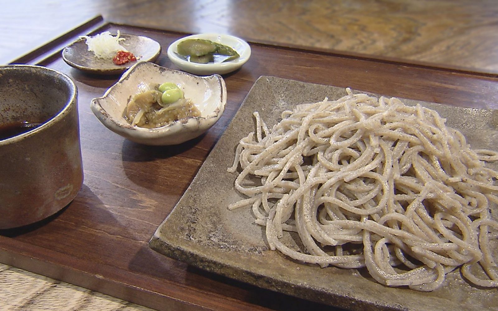 金・土・日曜日限定で太めの香り高いおそばがいただける喫茶店