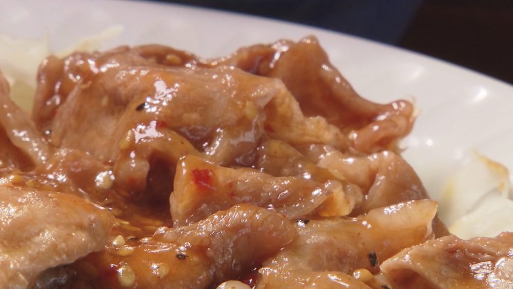 牛肉に甘辛ダレが