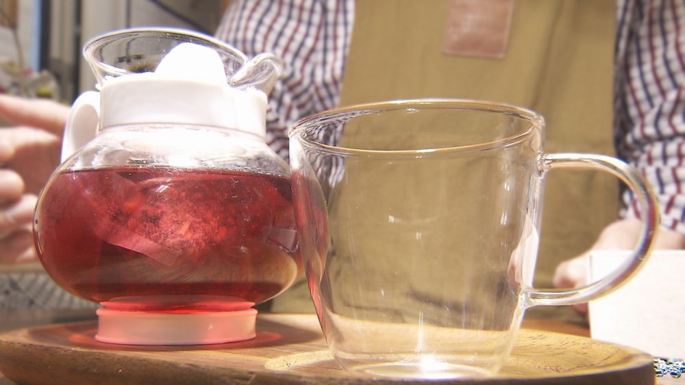 お気に入りのティーセットで