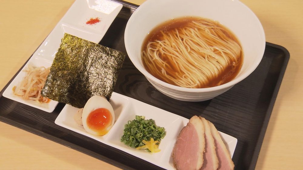 自由に後のせニューヨークスタイルの上品な鴨の旨みたっぷりラーメン