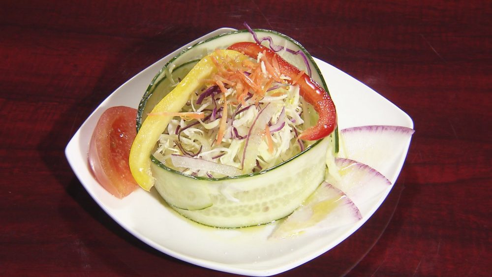 華やかなサラダ