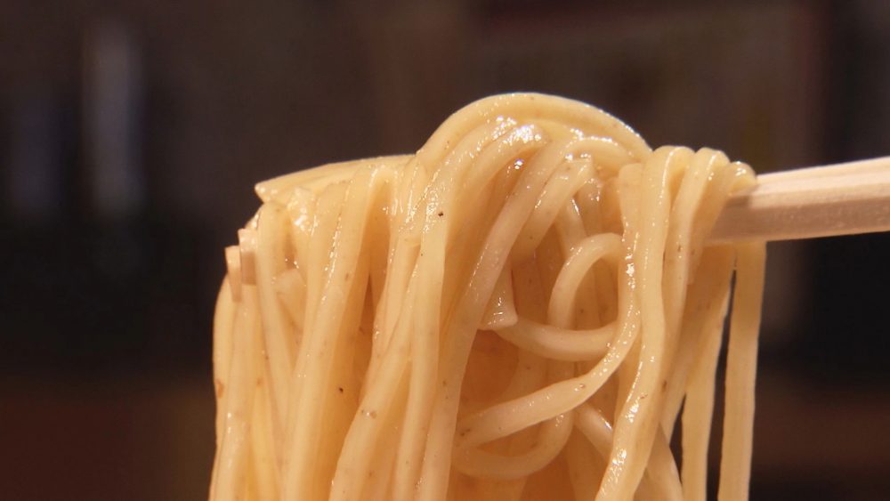 全粒粉入り細ストレート麺