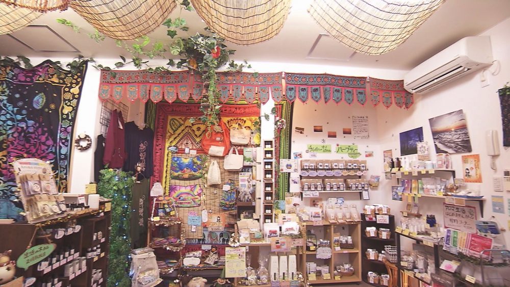 アロマのいい香りで満ちた店内