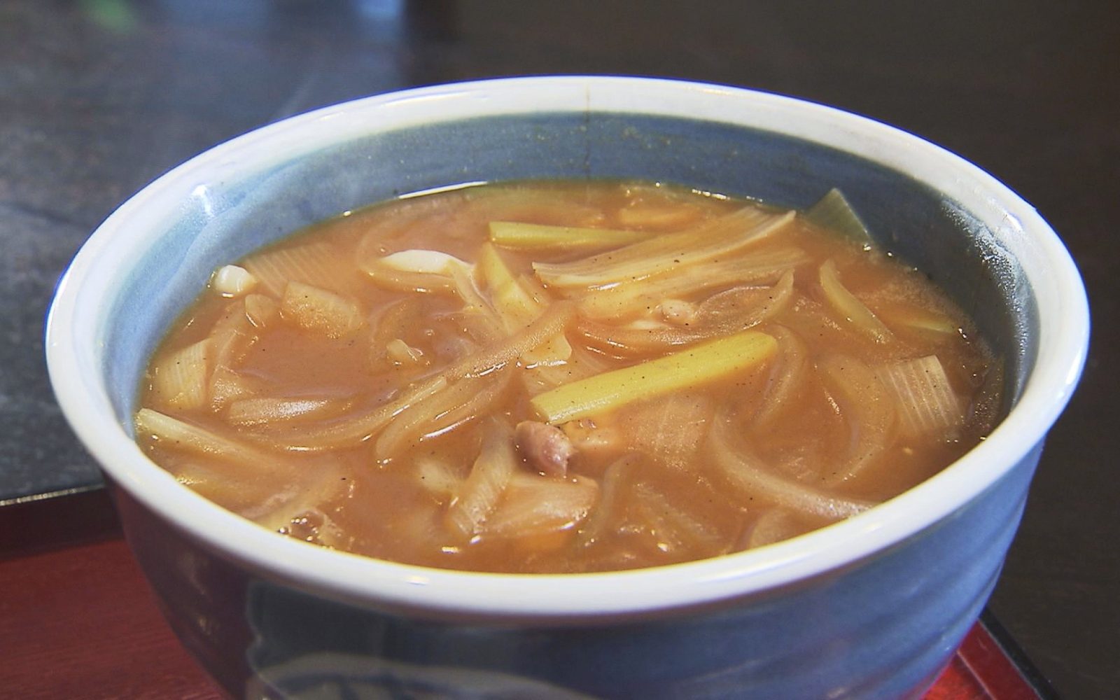 こだわりの手作りカレー粉を使ったお蕎麦屋さんの「カレー南蛮うどん」