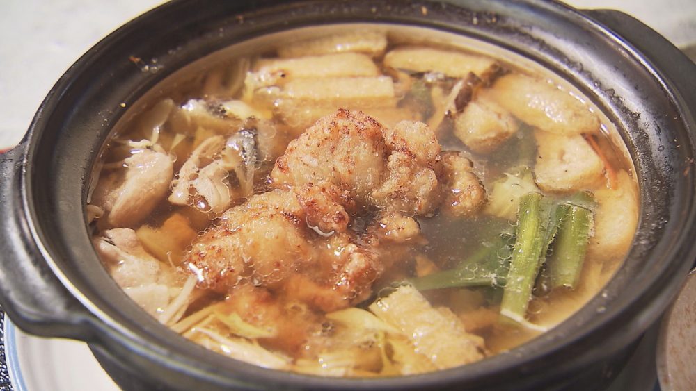 お鍋の中心に唐揚げが