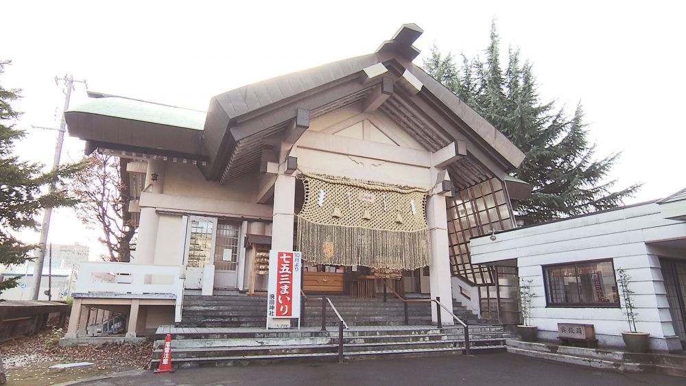 大鳥居をくぐると