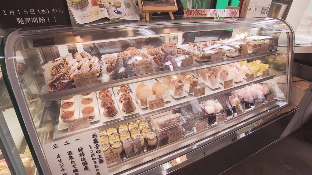 和菓子・洋菓子両方並びます