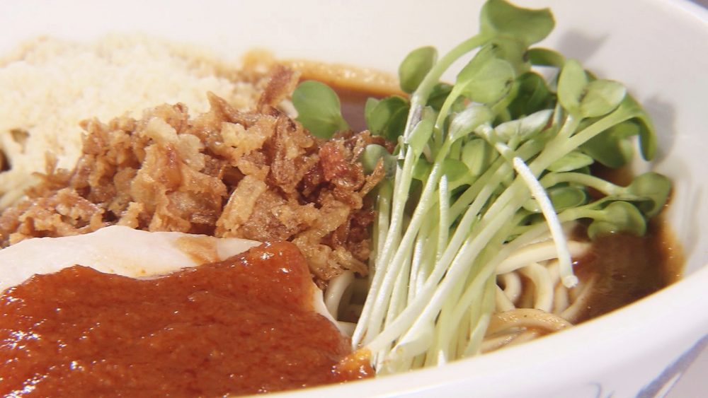 トマトにオニオンと煮干しの香りが