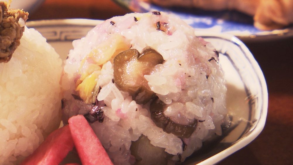 ごはんにすしこを混ぜて