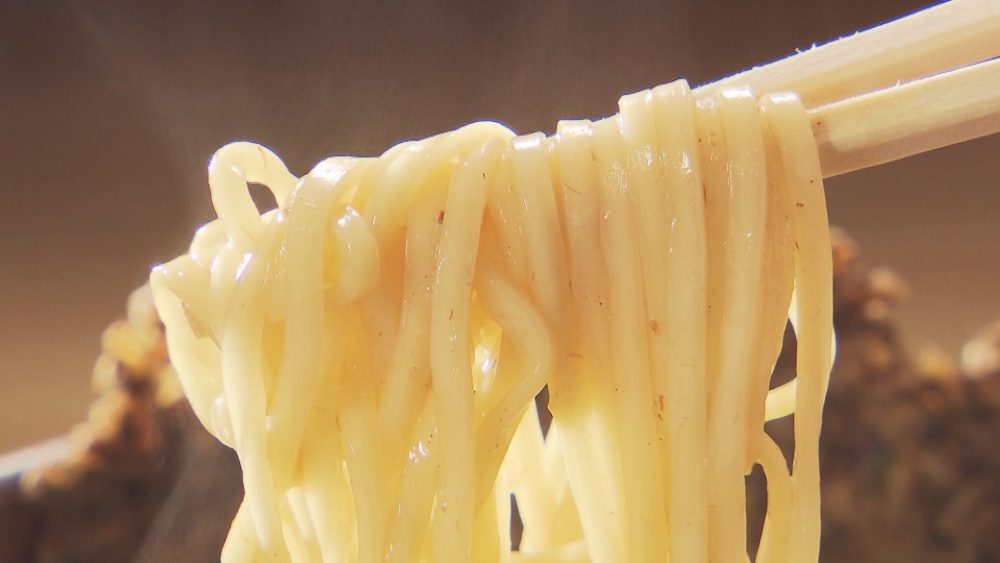 麺は北海道産小麦100%