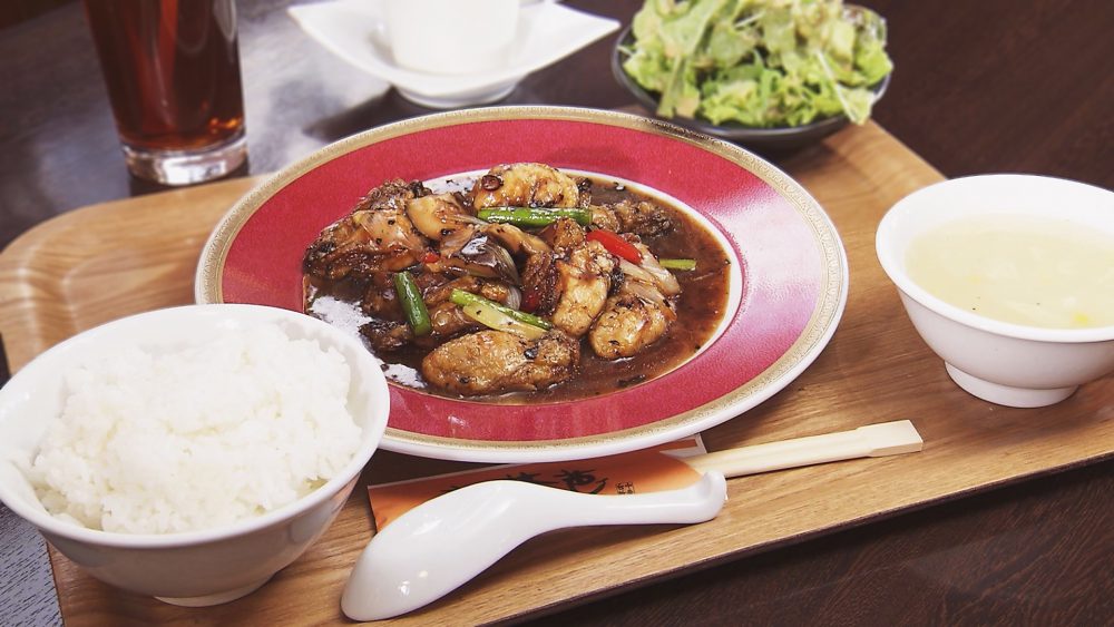 牡蠣と彩野菜の黒豆味噌炒め