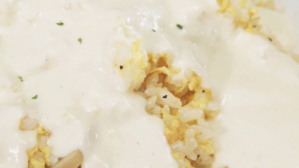 たっぷりのホワイトソース