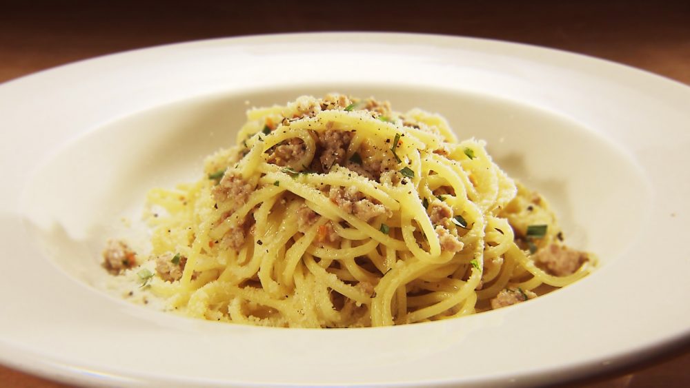 自家製生パスタ「タリオリーニ」を使った肉の旨味たっぷりパスタ