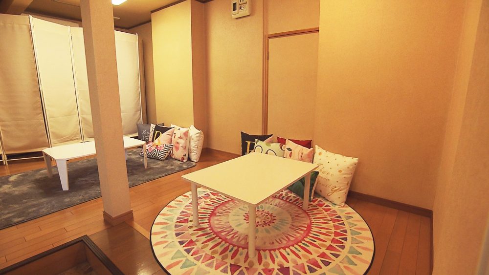 カウンター・座敷のイートインスペースも