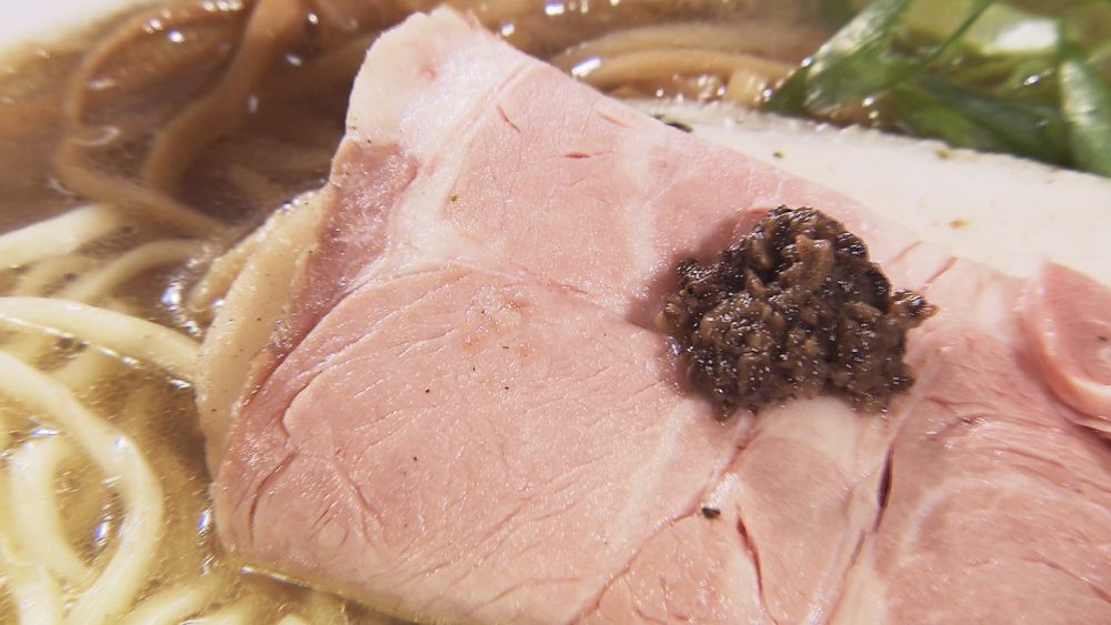 ２種類のチャーシューにキャビア