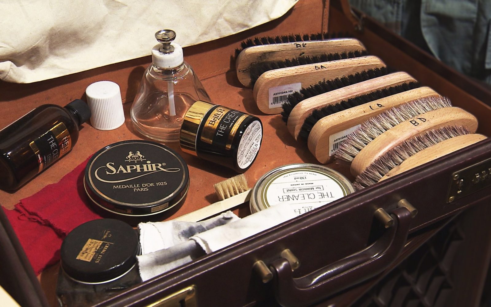 愛靴をずっと履けるように。青森にはめずらしい靴磨きの専門店