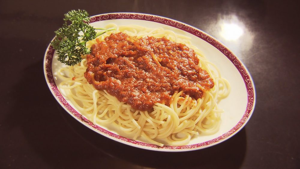 落ち着く雰囲気の老舗喫茶でいただく、おすすめ”ミートソース”＆”ラザニア”