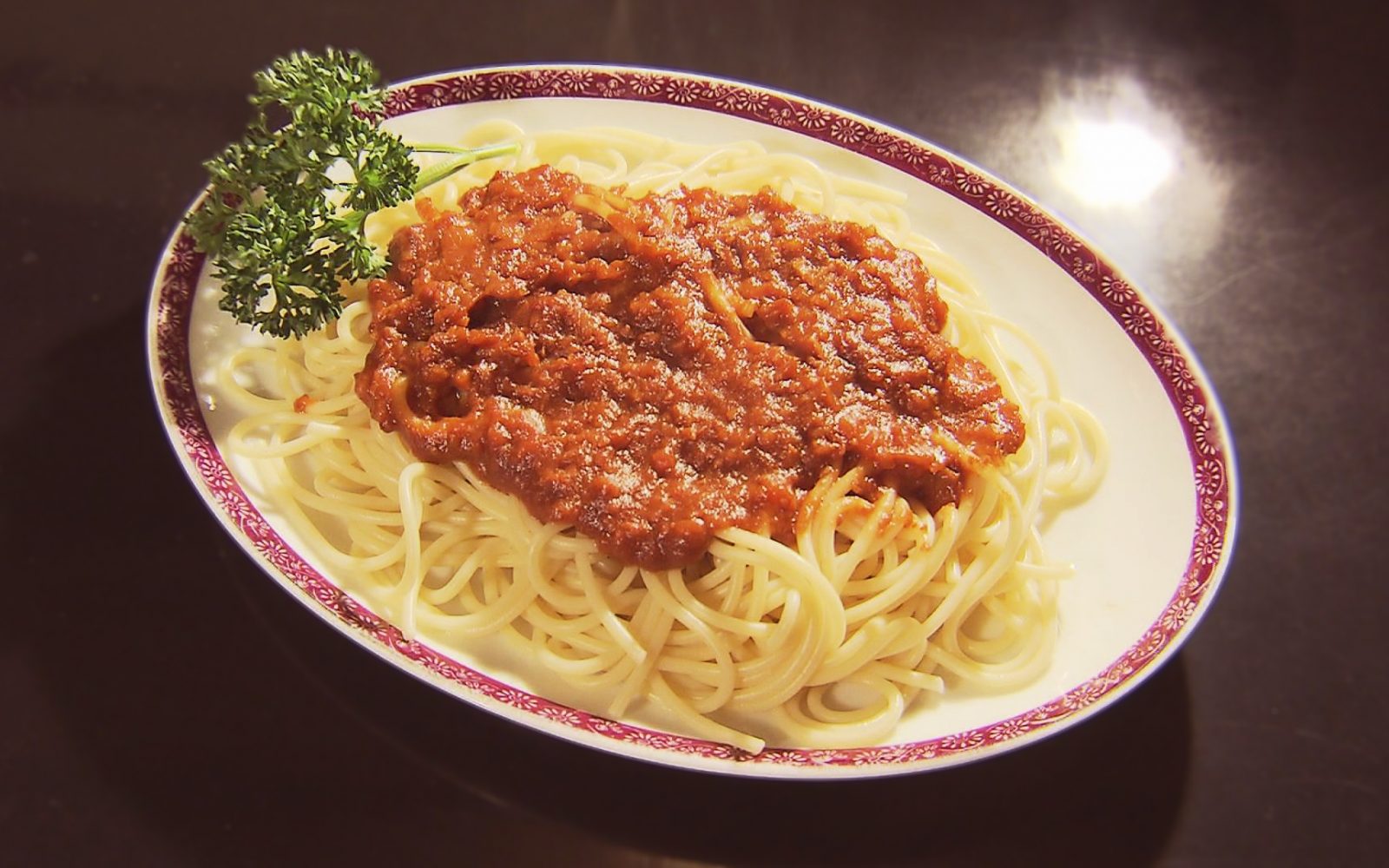 落ち着く雰囲気の老舗喫茶でいただく、おすすめ”ミートソース”＆”ラザニア”