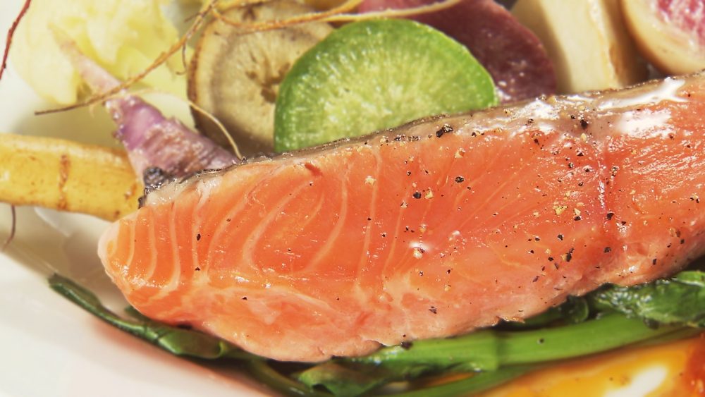 海峡サーモンの旨味が