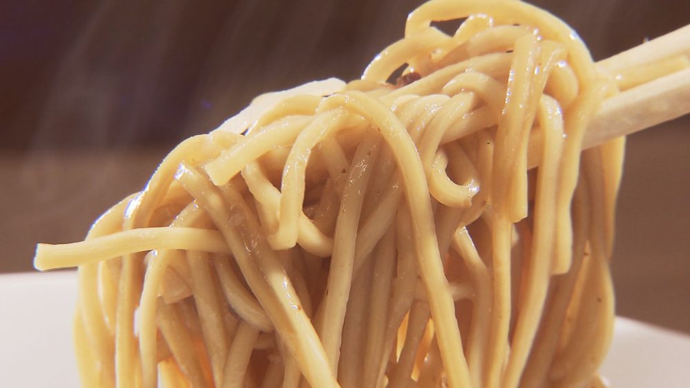 残ったスープでつけ麺風にも