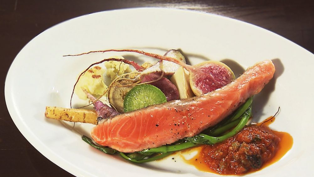 ランチはイタリアン・夜はフレンチスタイルのコースで！四季折々の海の幸・山の幸の魅力が詰まった逸品