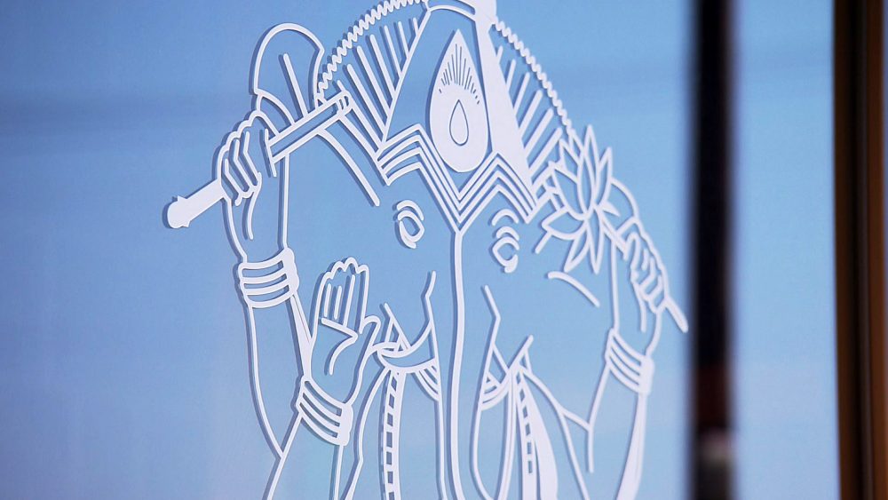 焼きたてのナンもおすすめ