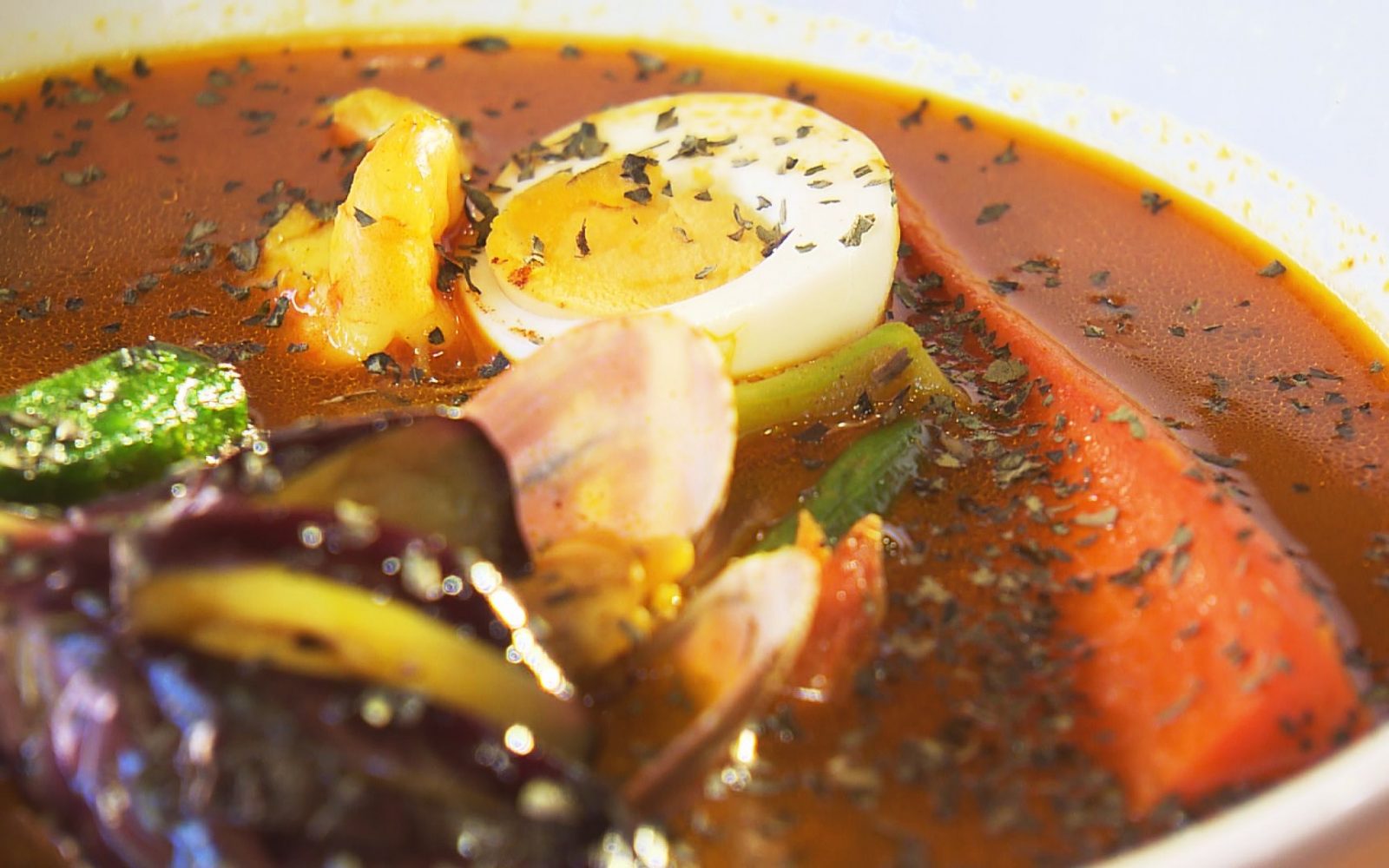 50種類以上のカレー！ランチや焼きたてナンも楽しめるカレー店