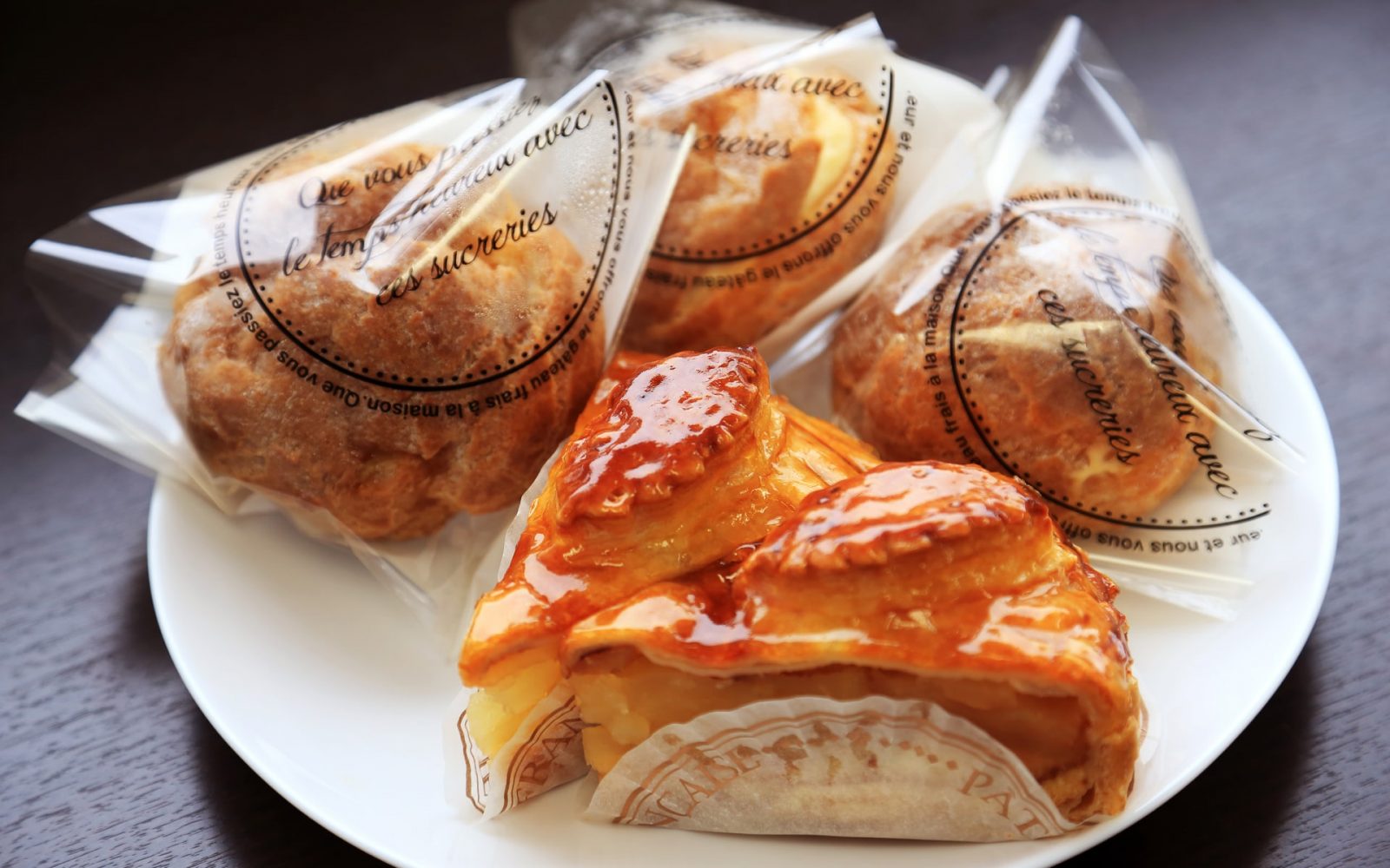 ノスタルジックな雰囲気が心地良い♪カスタードがたっぷりのシュークリーム