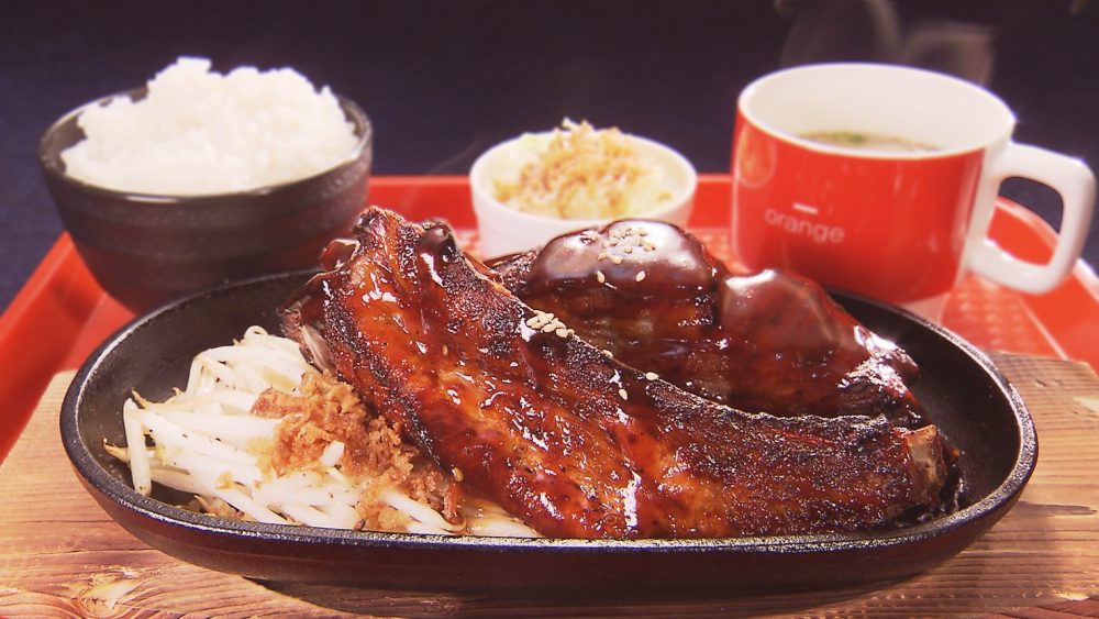 オーブンでじっくりと！看板メニュー「スペアリブランチ」