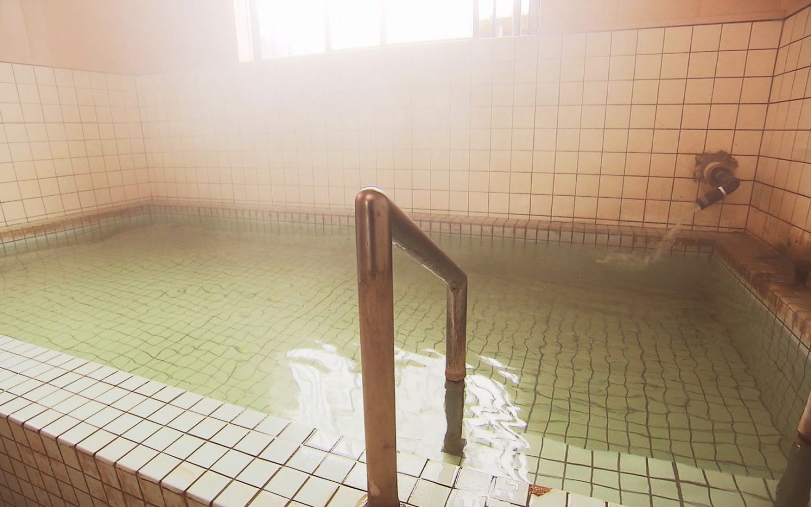 つるつる肌になる！？「細野・相沢温泉　山の湯」