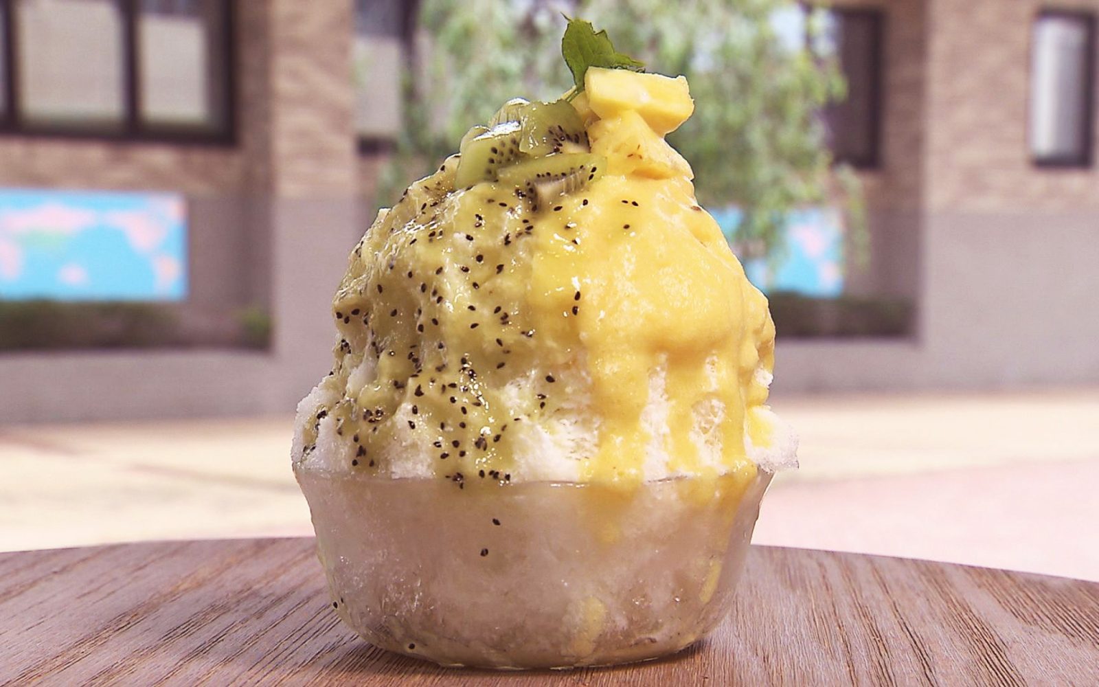 フルーツの美味しさもぎゅっと！贅沢系かき氷「生キウイパイン」