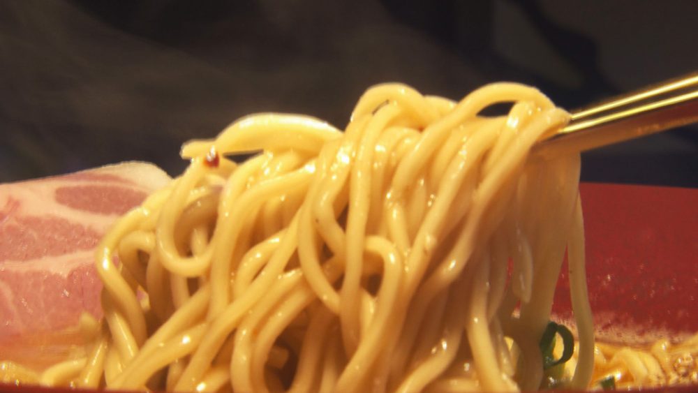 自家製の中細ストレート麺