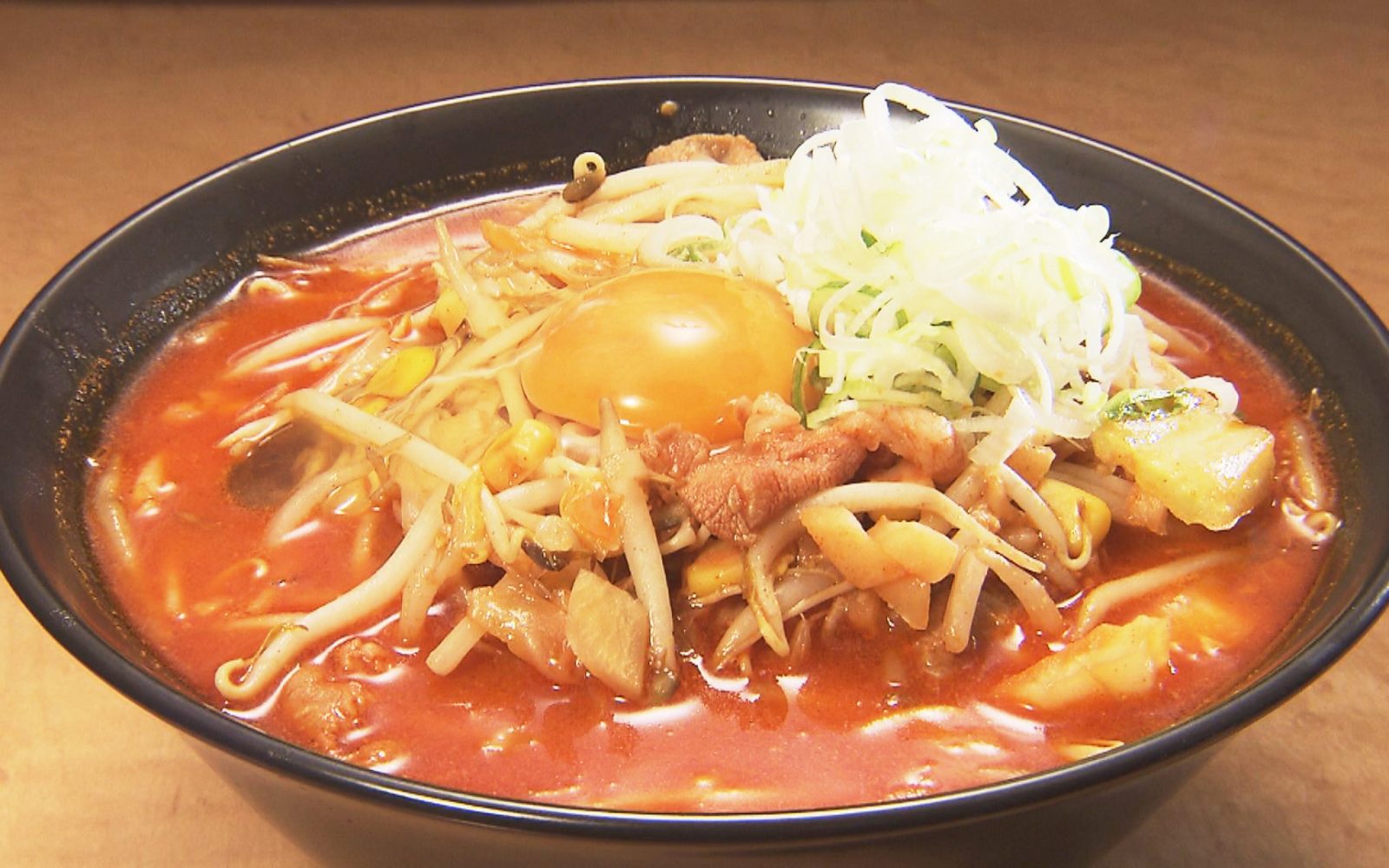 岩手の名店が青森初進出！大人気「キムチ納豆ラーメン」