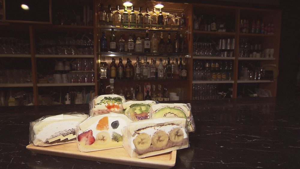 SNSで話題！新鮮なフルーツや野菜を使った断面美サンドイッチ