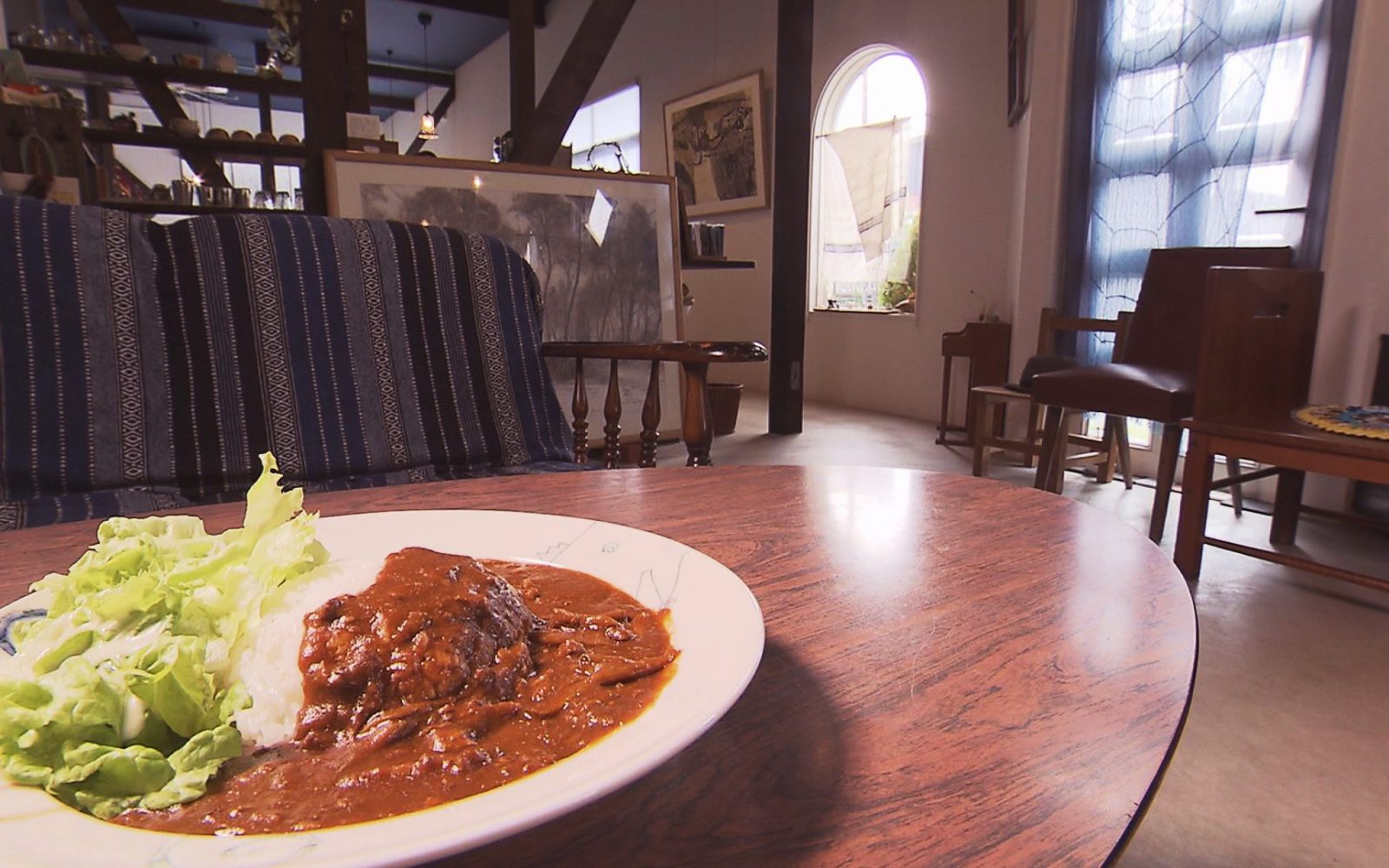 古本屋に雑貨・ギャラリーも！こだわりの食事がいただける憩いの場