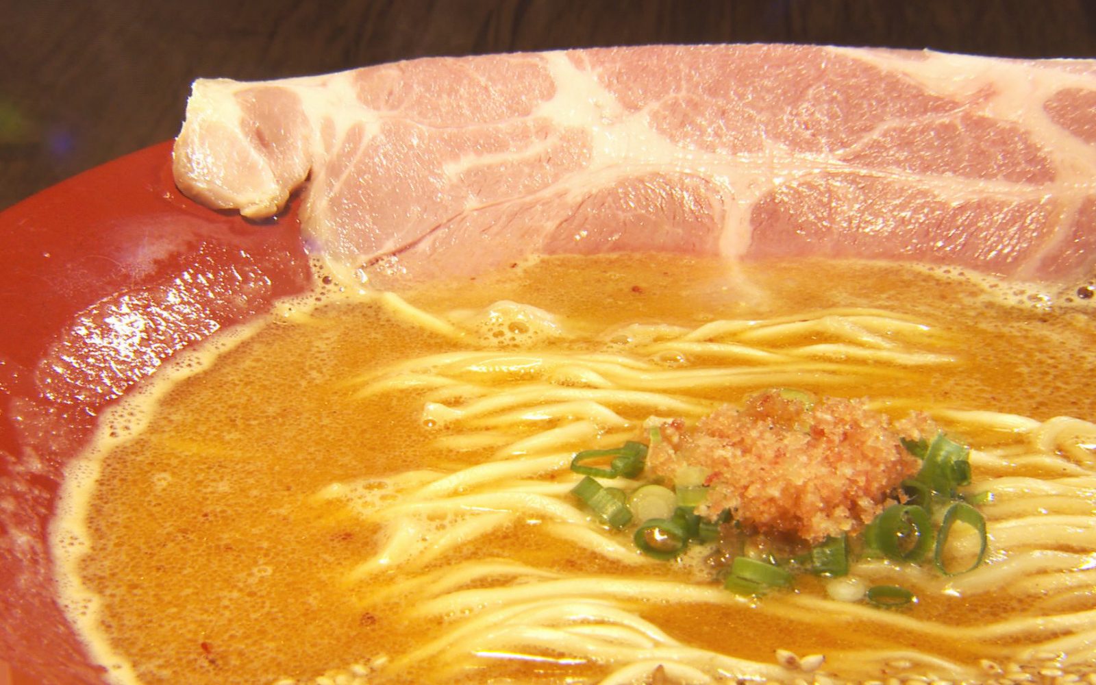 海老の旨味や甘味を堪能できる濃厚な一杯「海老味噌拉麺」