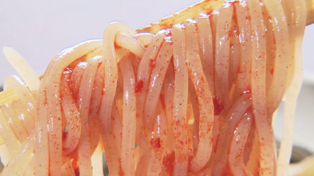 麺に絡むコチュジャンも手作り