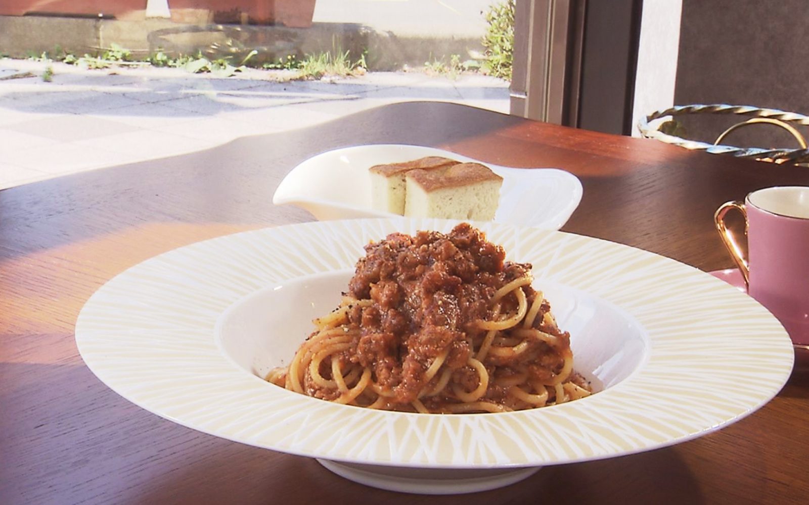 お肉の旨味たっぷり♪ランチでいただく絶品パスタ