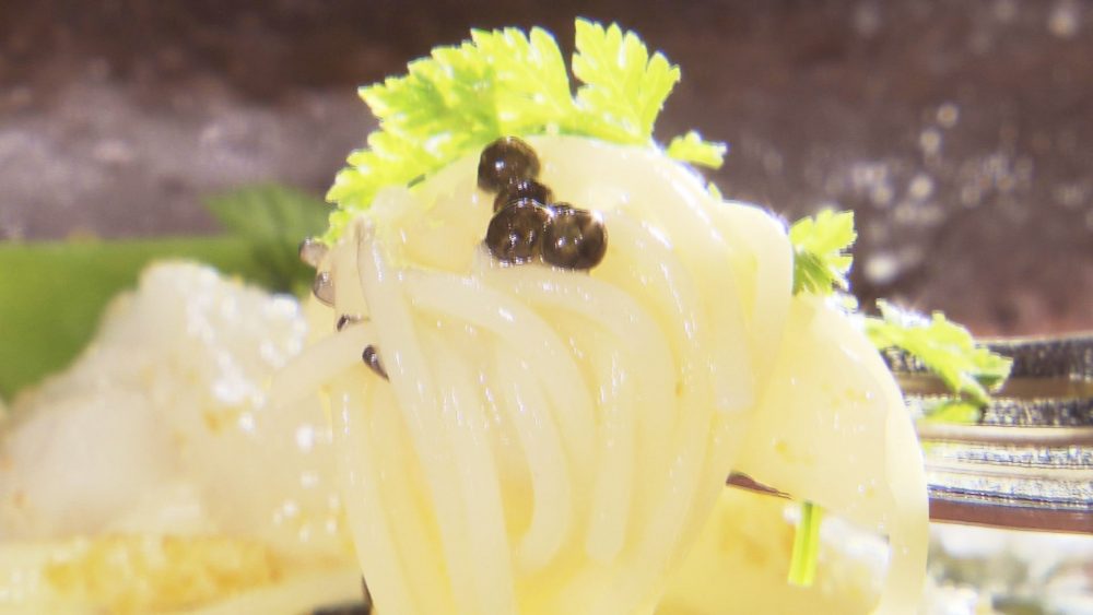 ソースとしっかり絡めて