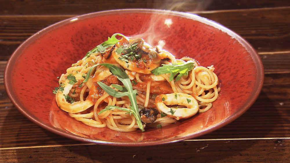 八戸産ヤリイカのプッタネスカ