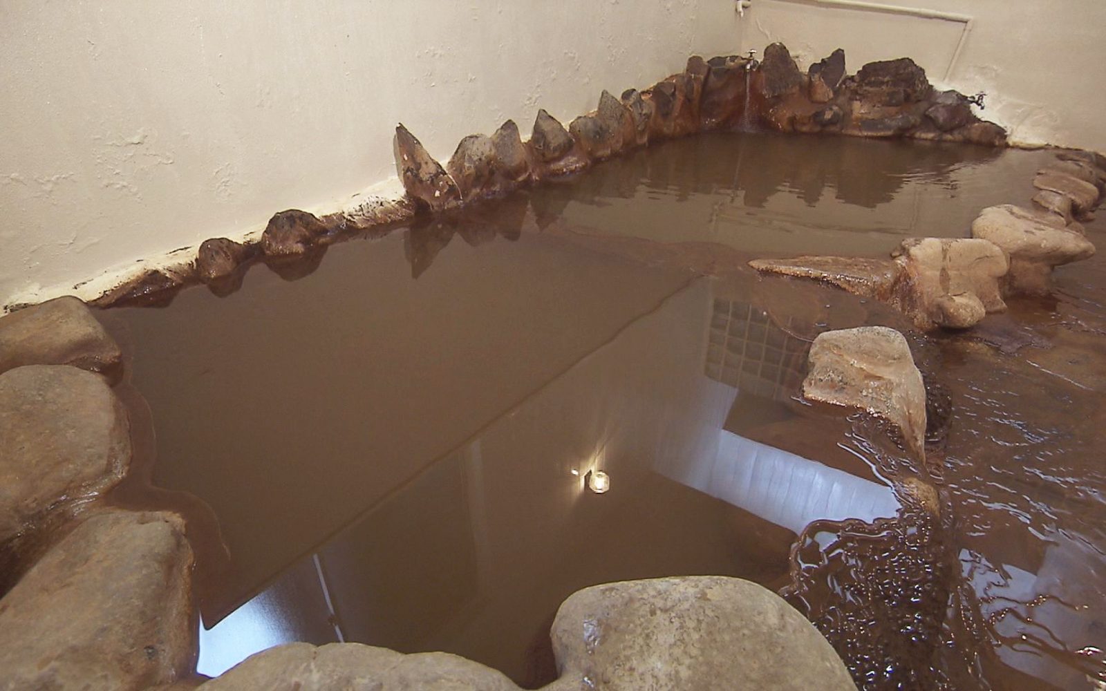 熊のきょうだいが暮らす「熊の湯温泉」