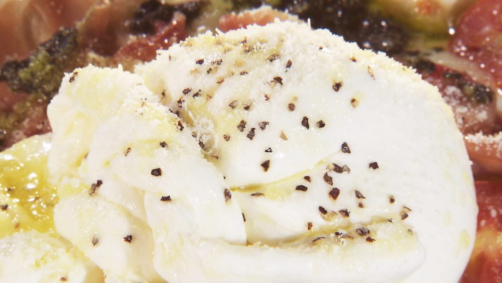 チーズは県産生乳100％